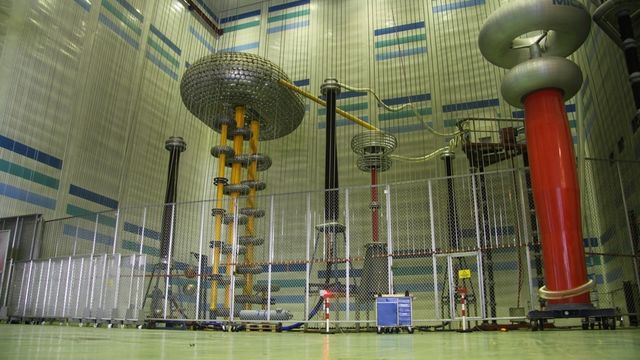 Her simuleres lynnedslag