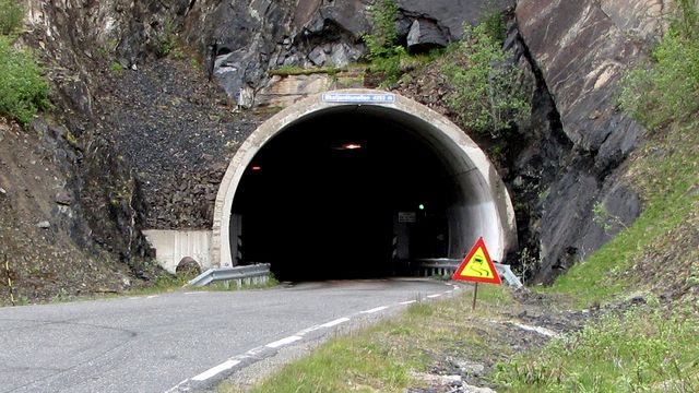 Øksfjordtunnelen blir oppgradert