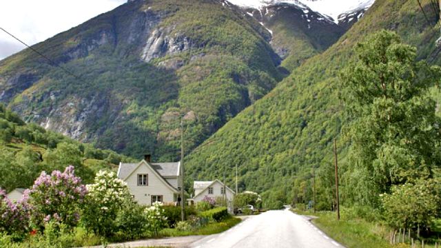 Utbedringen av E 16 i Lærdal fortsetter