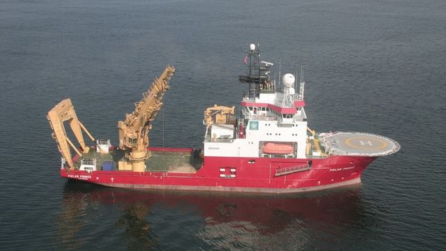 Legger kabler til havvindpark