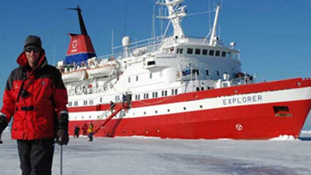 Cruiseskip synker i isødet