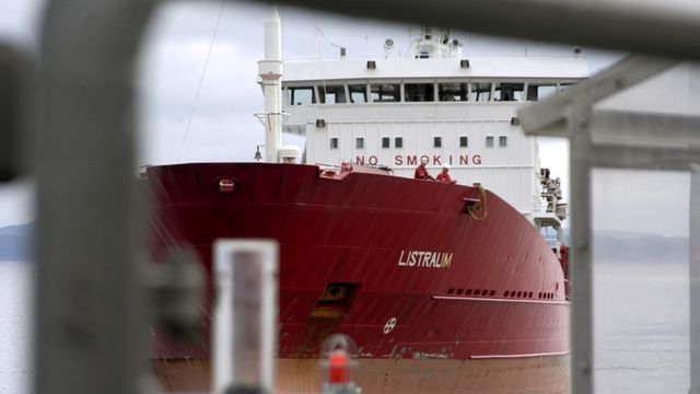 Hindrer kollisjoner med skip og installasjon