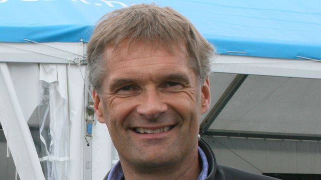 Telia taper kunder, men øker inntektene