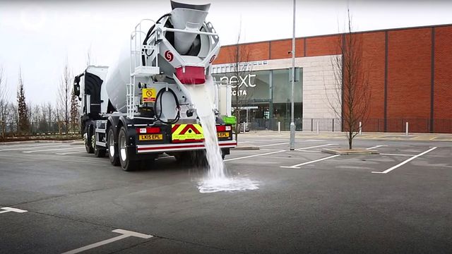 Ny type asfalt sluker 4000 liter vann på 60 sekunder