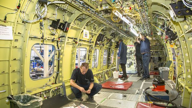 Åtte kilometer kabler er på plass i Norges nye redningshelikopter