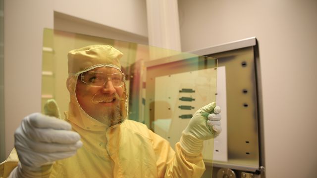 Mislykket solcelle-forskning førte til norskutviklede, smarte vindusglass