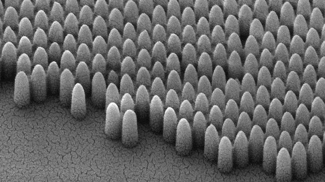 Nanomaterialer skal gi vinduer som kan rense seg selv