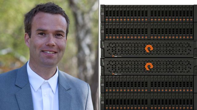 – Flash inntar datarommet