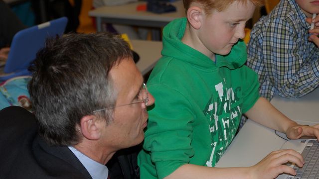 Vågå-elever får hver sin Intel «Classmate»
