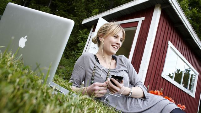 Tar med jobben på ferie
