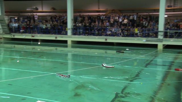 600 elever fyller bassenget med oppfinnelsene sine