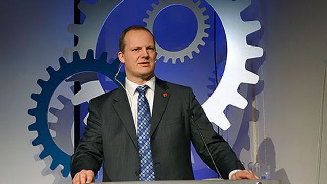 Regjeringen legger DLD på is