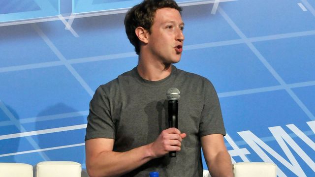 – Facebook med app for private meldinger