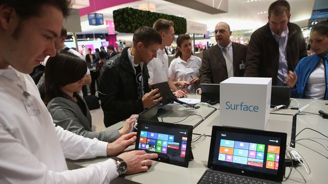 Atea skal selge 50.000 Surface-brett