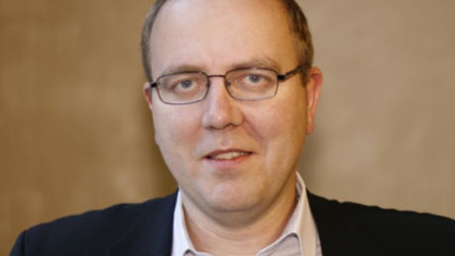 Går fra Hello til Nordisk Mobiltelefon