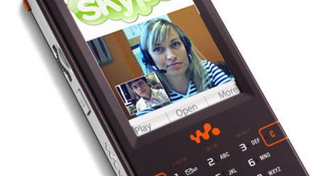 Svenskene får fri bruk av Skype og Internett