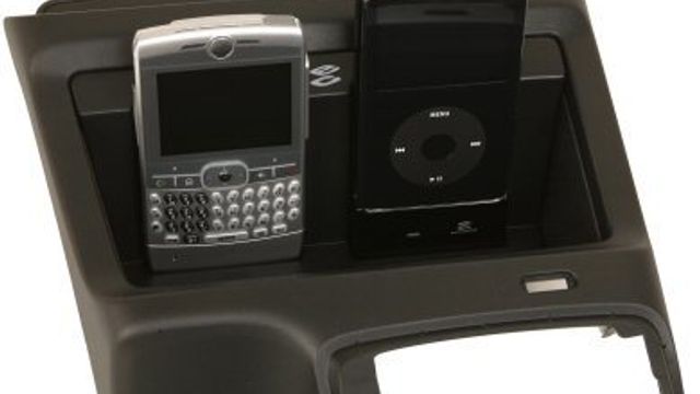 Lader mobilen straks den legges på matten