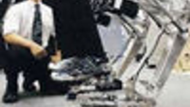 Lar uføre gå på robot-føtter