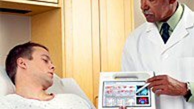 To av tre bruker PC på arbeidsplassen