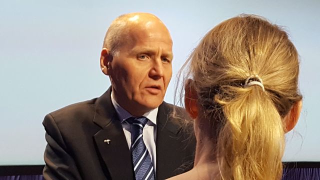 Telenor bekrefter salgs-samtaler