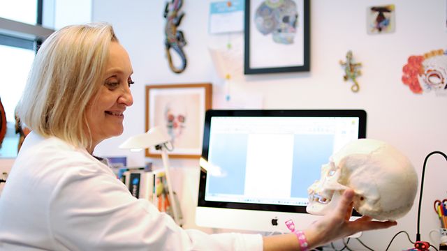 Norsk kirurg lager kjevebein fra stamceller. Metoden kan erstatte transplantasjon