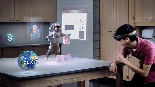 HoloLens er klar for utviklere