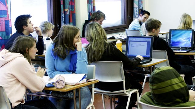 Flere positive til nasjonalt forbud mot mobilbruk i norsk skole