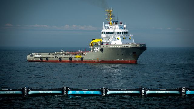 Skal rense havet for plast – ber oljeindustrien om hjelp