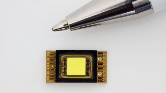 Denne mikroskopiske lysdioden kan gi smarte billykter uten mekanikk