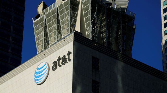 AT&T kjøper medieselskap for nesten 700 milliarder