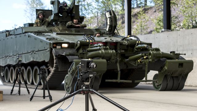 Klar for høyrisiko: Denne panservognen er utstyrt for å utløse bomber