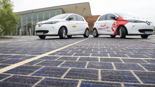 Nå er den første solcelleveien åpnet for trafikk