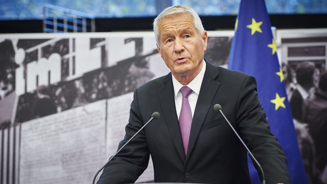 Jagland stiller spørsmål ved påstander om russisk hacking