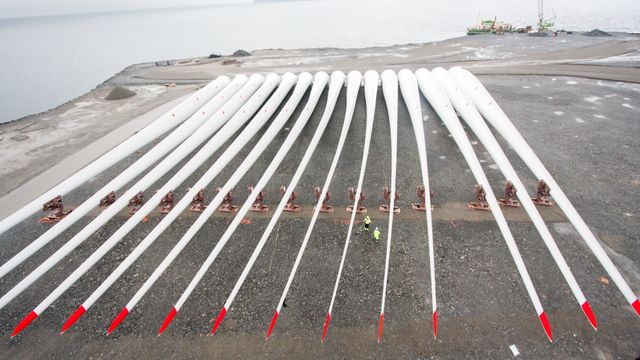 Gigant-moduler til verdens første flytende vindpark har ankommet Stordbase