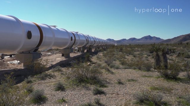 Den første fullskala Hyperloop-banen vises frem