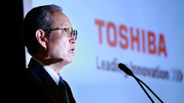 Kriserammede Toshiba døden nær etter milliardtap