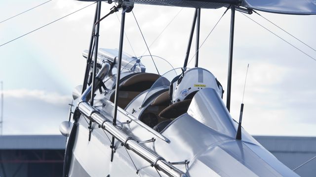 Norges eldste luftdyktige fly tar av fra verdens eldste flybase