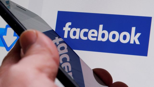 EU gir Facebook 1 milliard i bot