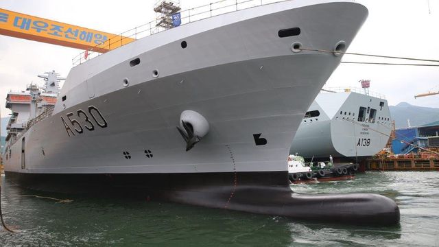 Nye Korea-utsettelser for Forsvarets største skip: – Betydelige overskridelser