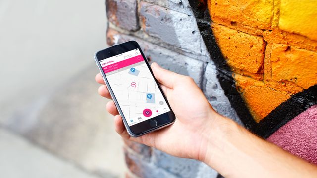 Lanserer ny app: Samler og analyserer data fra IoT-sensorer og brukere for å gjøre det enklere å finne parkering