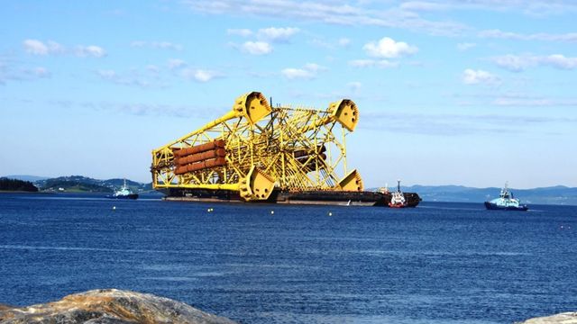 Her er det 26.000 tonn tunge stålunderstellet til Johan Sverdup i Nordsjøen