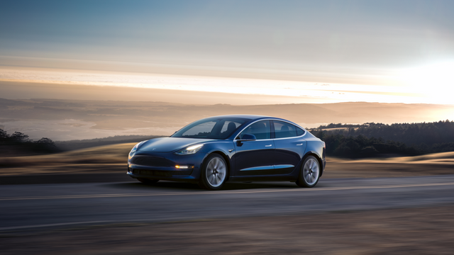 Så billig er nye Tesla Model 3 sammenlignet med konkurrentene