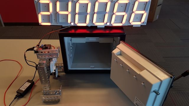 Billig robot knekket safekoden med en million mulige kombinasjoner på en halvtime