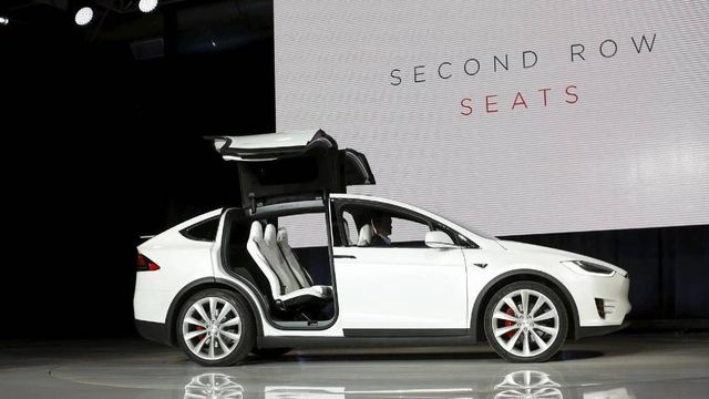 Tesla trekker tilbake 11.000 biler