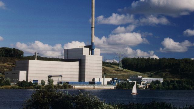 Tyskland beholder sine tre siste kjernekraftverk til april