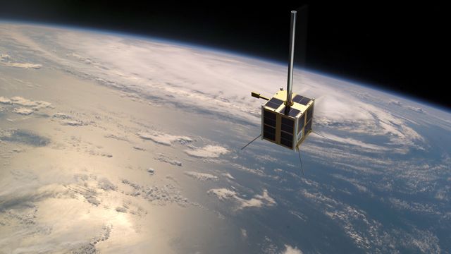 Norges første satellitt skulle fungere i minst tre år - nå har den gått i bane i ti år
