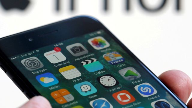 Apples iPhone-struping møtt med åtte søksmål