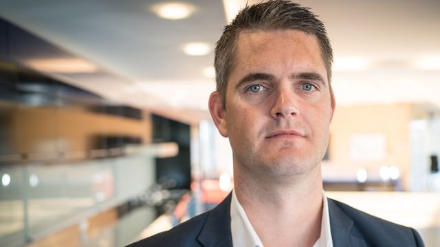 Kroken på døra for Hello?