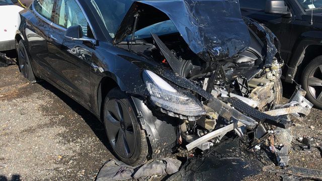 Tesla Model 3-ulykke: – I en annen bil ville jeg vært død