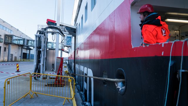 Enova lanserer tre nye støtteordninger for å få fart på utbygging av landstrøm til skip